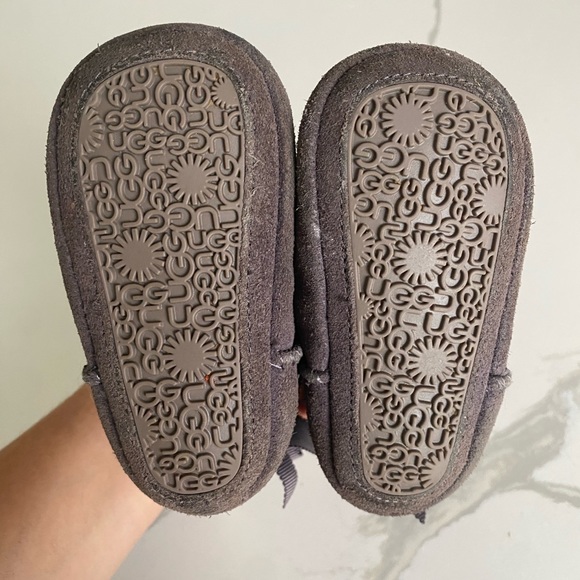 Infant UGG booties - Picture 4 of 4
